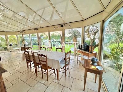 Maison de maîtres - 302 m² - 9 pièces