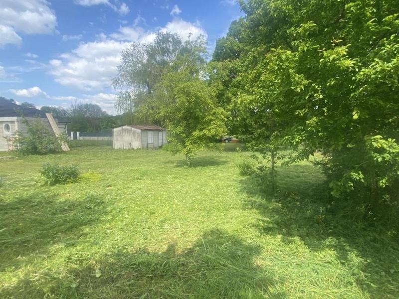 Terrain constructible - 834 m²