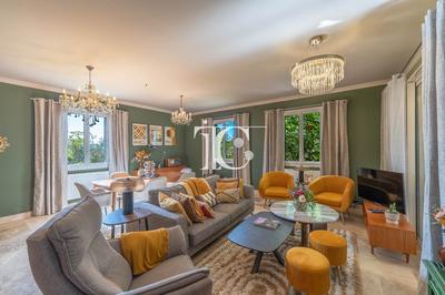 Maison - 159 m² - 6 pièces