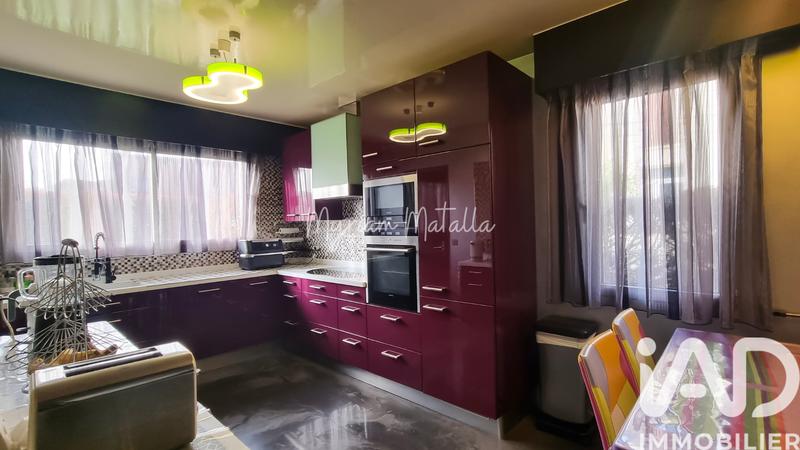 Maison - 220 m² - 8 pièces