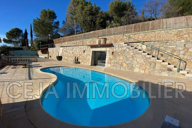 Maison - 185 m² - 7 pièces