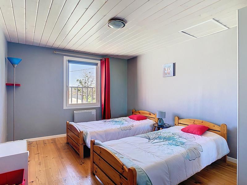 Maison - 256 m² - 10 pièces