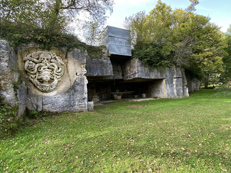 Propriété - 1 200 m² - 32 pièces