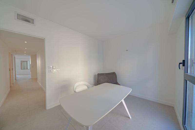 Appartement - 100 m² - 4 pièces