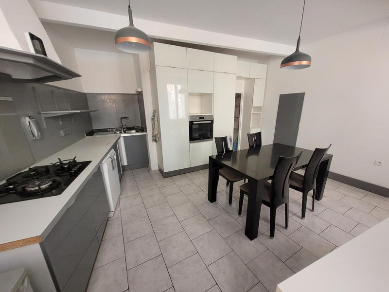 Maison - 140 m² - 7 pièces