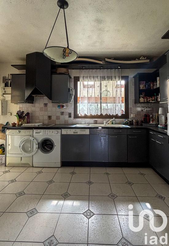 Maison - 163 m² - 9 pièces