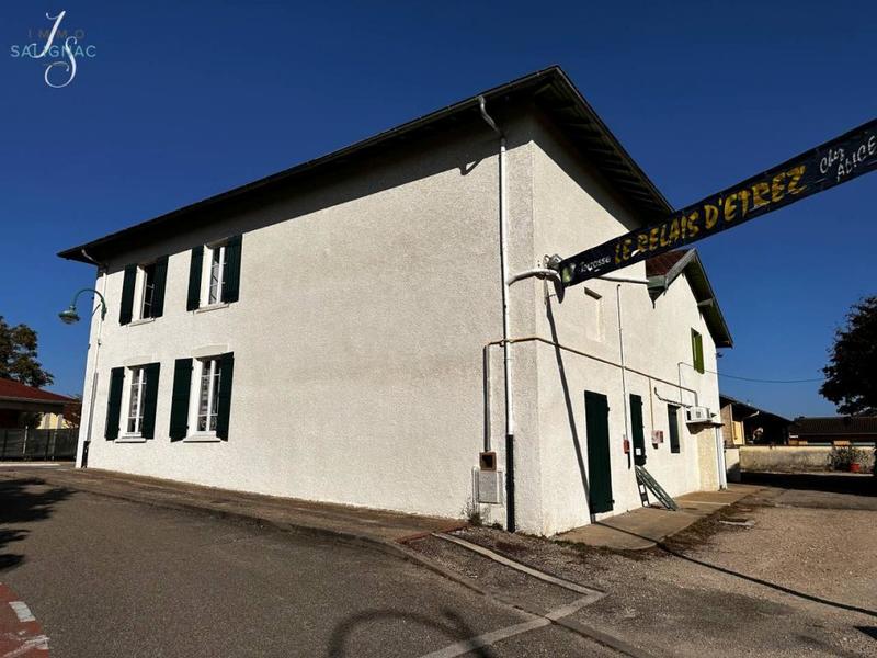 Local commercial - 234 m²