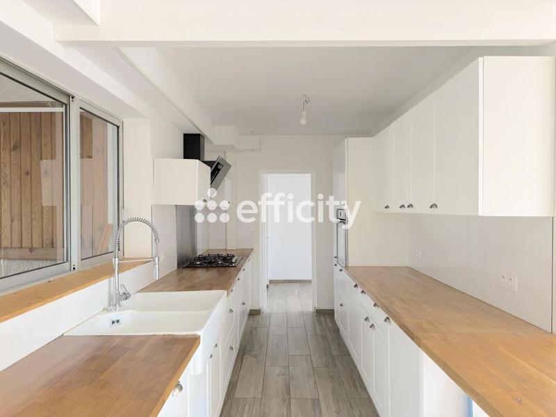 Maison - 140 m² - 6 pièces