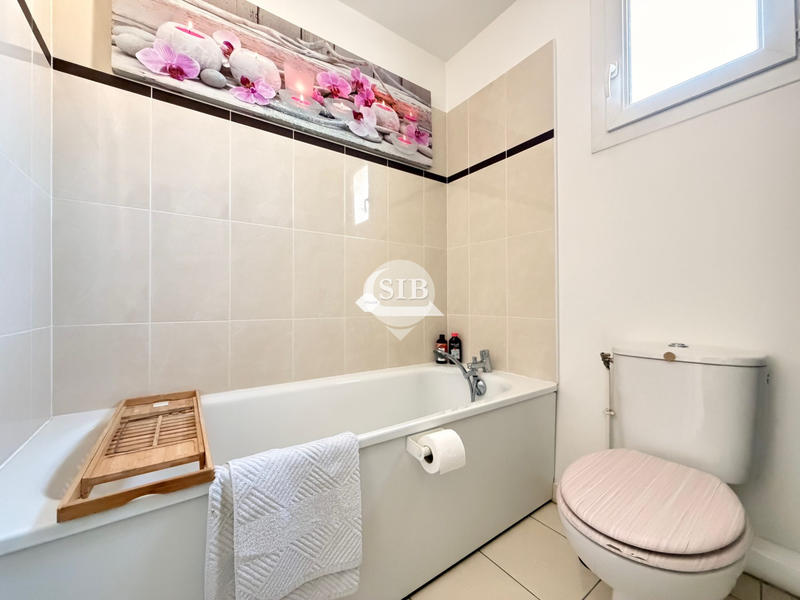 Maison traditionnelle - 91 m² - 6 pièces