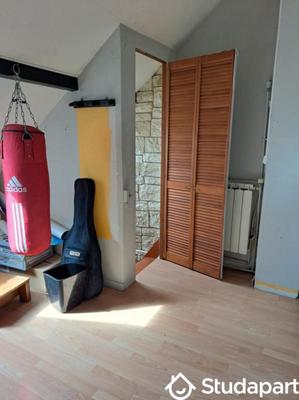 Chambre - 10 m² - 1 pièce