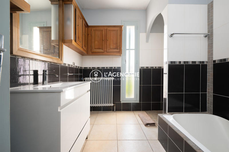 Maison traditionnelle - 140 m² - 5 pièces