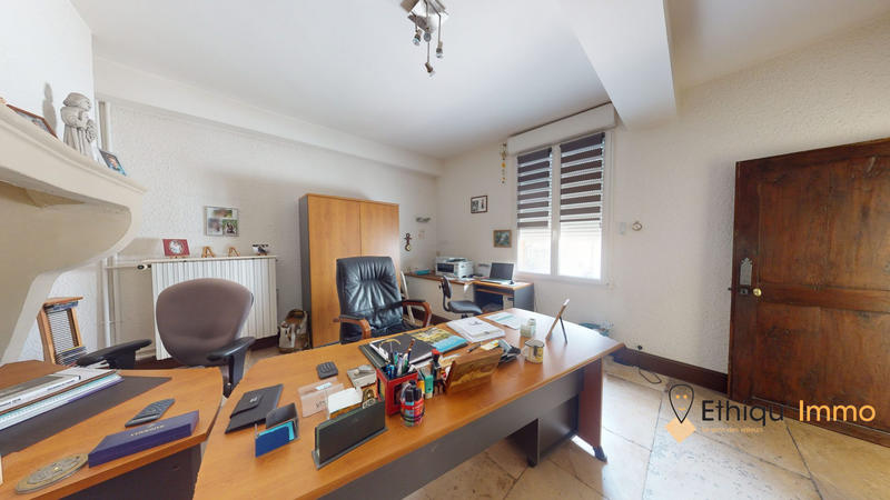 Maison - 287 m² - 8 pièces