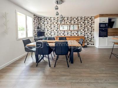 Appartement - 95 m² - 4 pièces