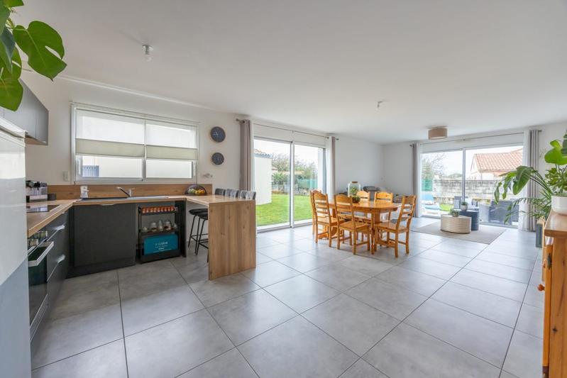 Maison - 95 m² - 4 pièces