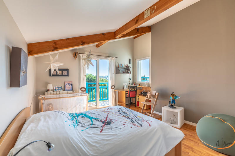 Maison - 196 m² - 7 pièces