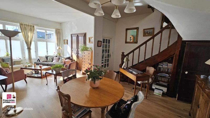 Maison - 121 m² - 6 pièces