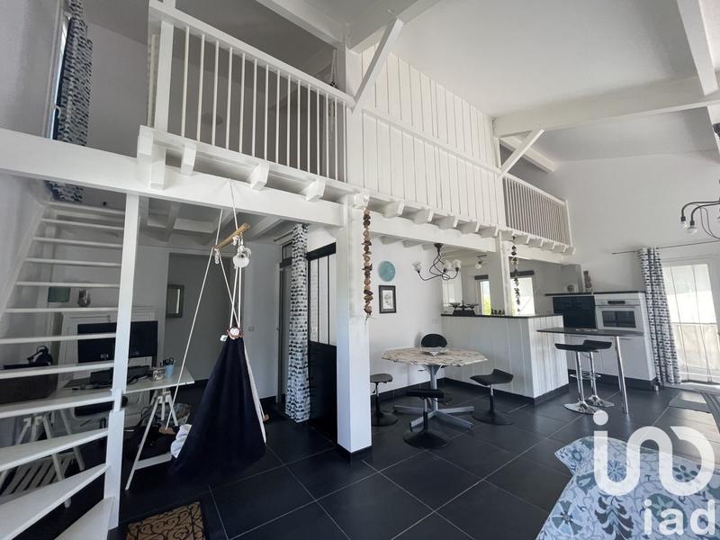 Maison - 212 m² - 7 pièces