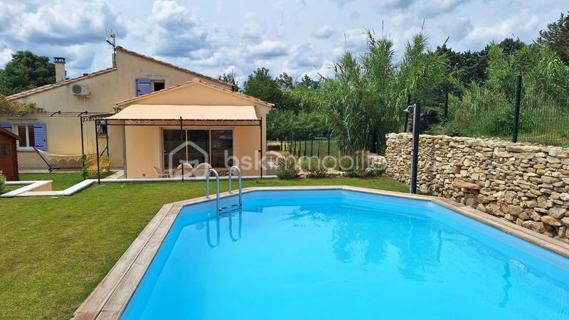 Propriété - 260 m² - 11 pièces