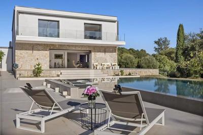 Villa - 326 m² - 9 pièces