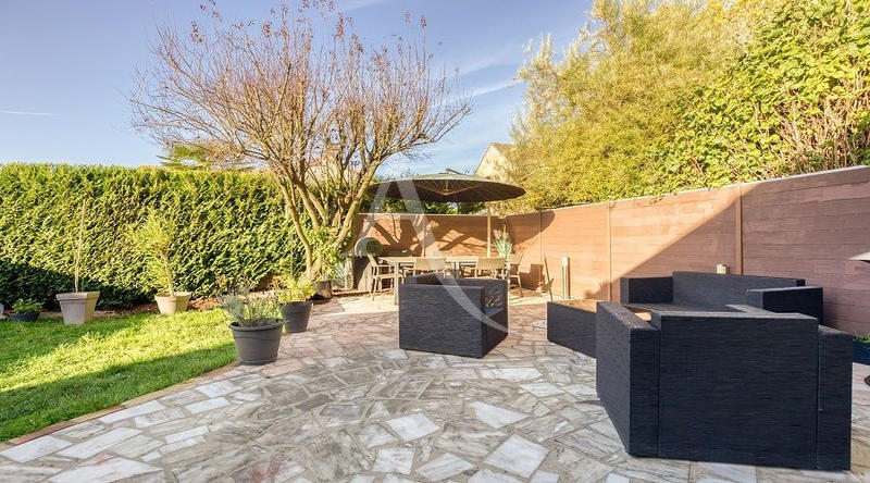 Maison - 156 m² - 8 pièces