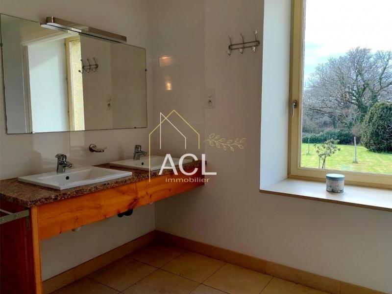 Propriété - 360 m² - 11 pièces