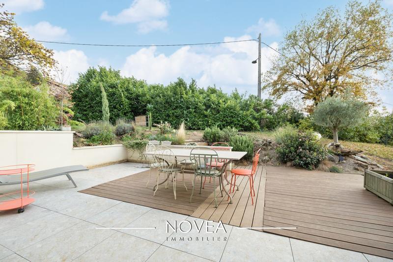 Maison contemporaine - 171 m² - 6 pièces