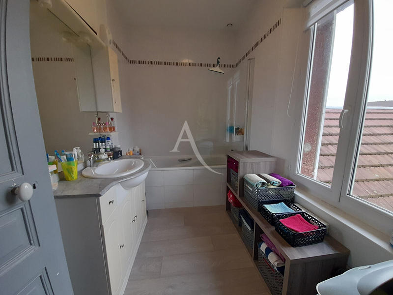 Maison - 106 m² - 4 pièces