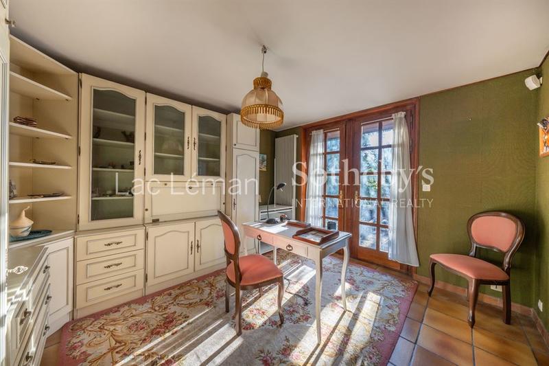 Maison - 300 m² - 8 pièces