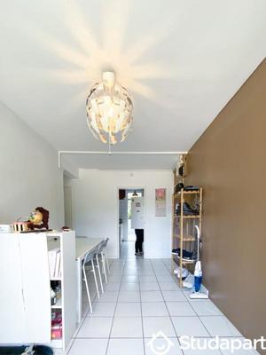 Chambre - 9 m² - 1 pièce