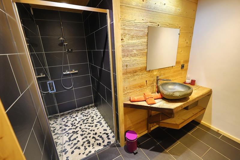 Maison en pierre - 284 m² - 9 pièces