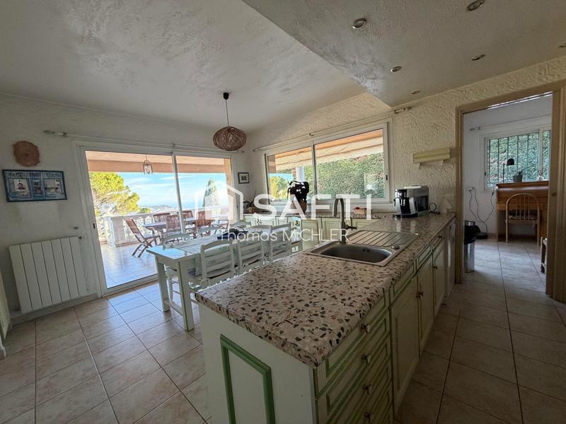 Villa - 378 m² - 10 pièces