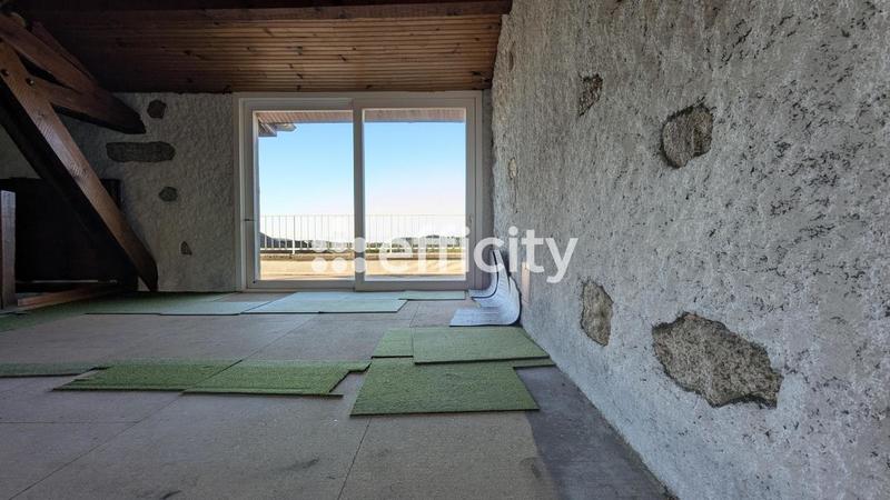 Maison - 96 m² - 5 pièces