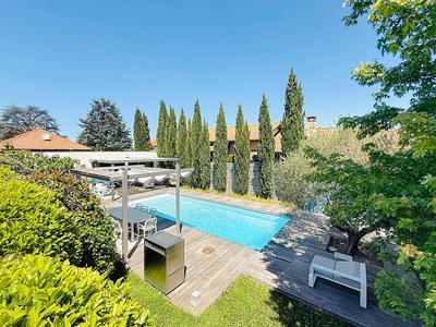 Maison - 203 m² - 6 pièces