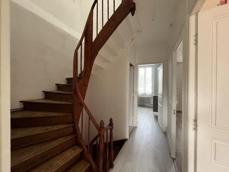 Maison traditionnelle - 162 m² - 7 pièces