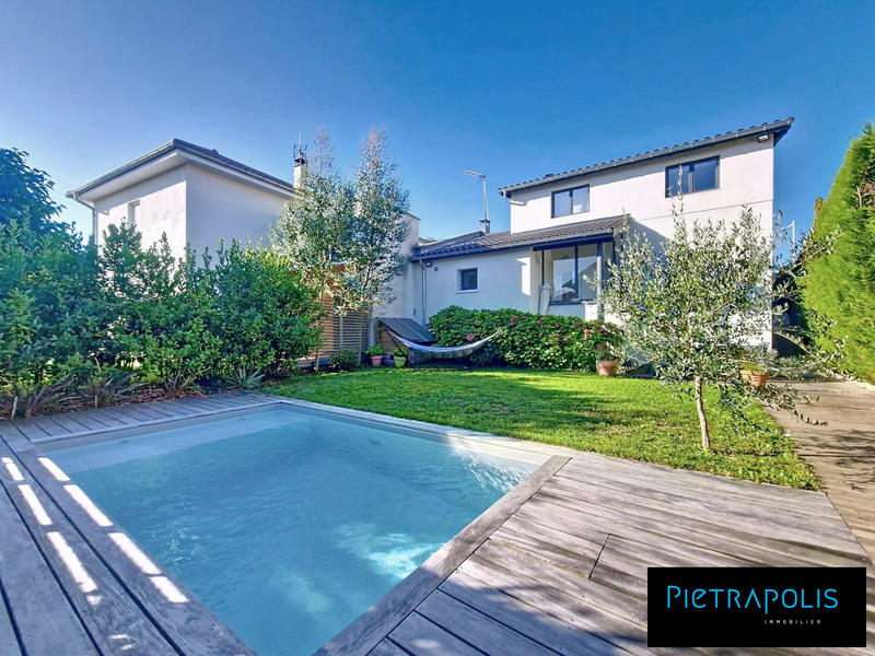 Maison - 140 m² - 5 pièces