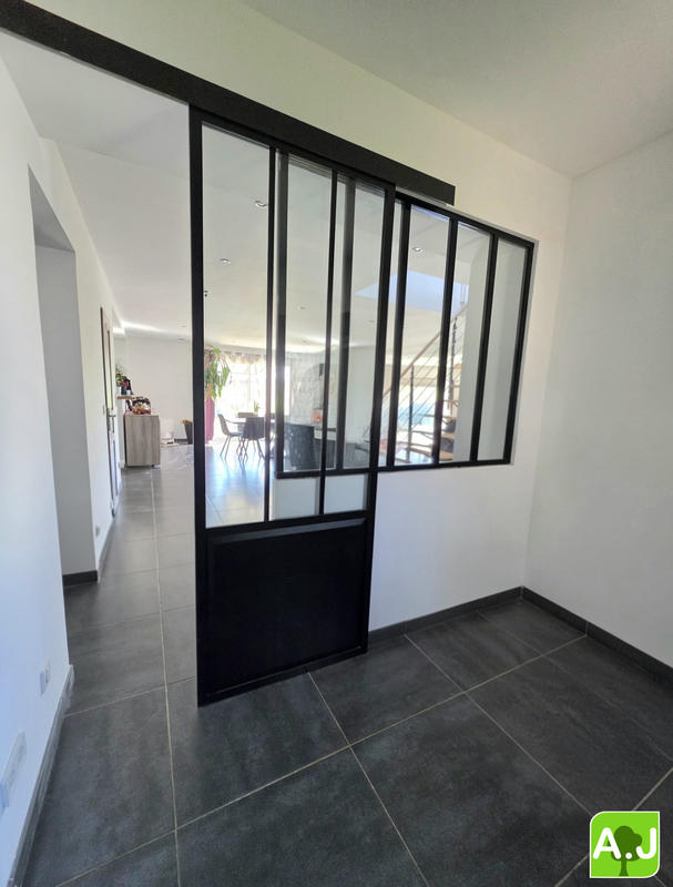 Maison contemporaine - 260 m² - 10 pièces