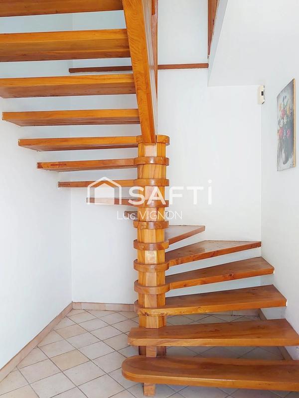 Maison - 267 m² - 11 pièces