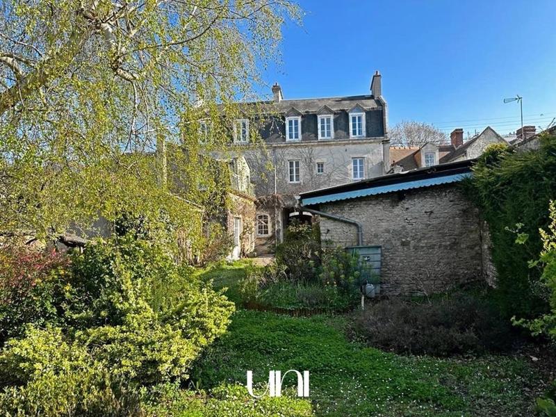 Hôtel particulier - 275 m² - 15 pièces