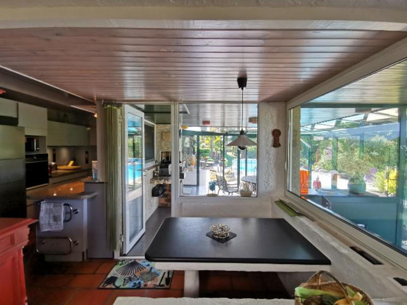 Maison - 230 m² - 8 pièces