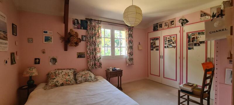 Maison - 274 m² - 11 pièces