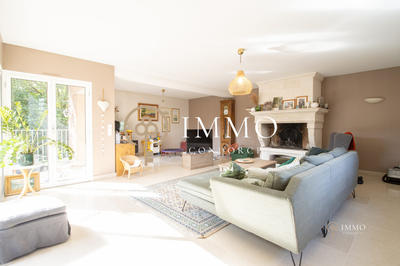 Maison - 280 m² - 7 pièces