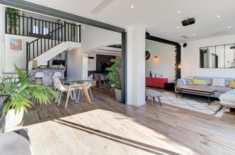 Propriété - 158 m² - 6 pièces