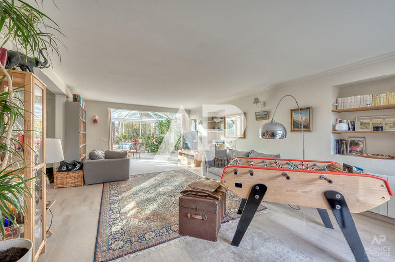 Maison - 266 m² - 7 pièces