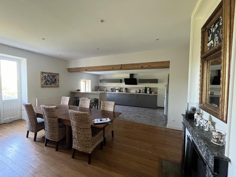 Maison - 352 m² - 8 pièces
