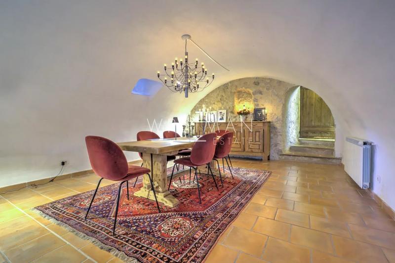 Propriété - 322 m² - 10 pièces