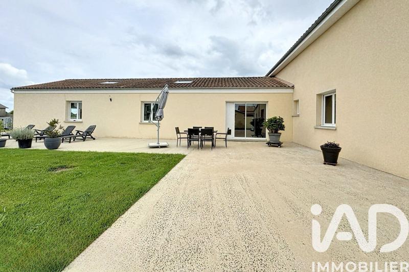 Maison - 240 m² - 7 pièces