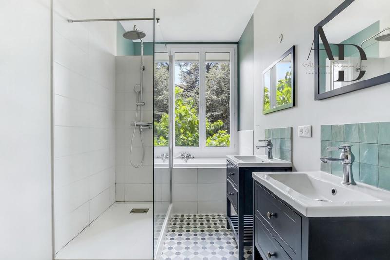 Maison - 165 m² - 6 pièces