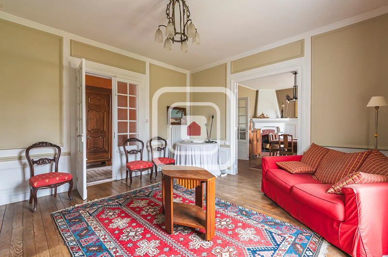 Maison - 185 m² - 7 pièces