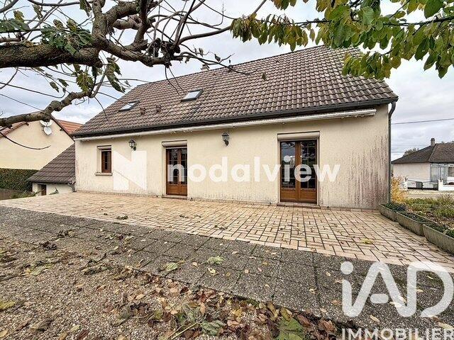 Maison - 181 m² - 9 pièces