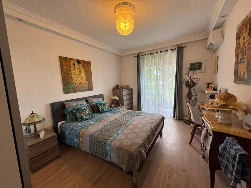 Appartement - 95 m² - 4 pièces